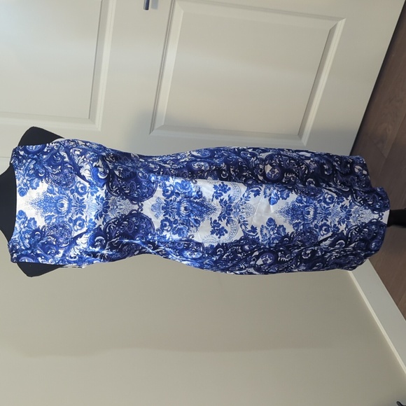 SUITE 7 | Blue and white damask satin like dress, 4, sleeveless, zipper back - Picture 1 of 10